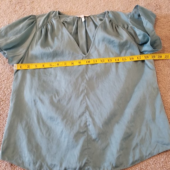 Rebecca Taylor Short-Sleeve Silk Charmeuse V-Neck Top, Size 6 - Picture 12 of 16